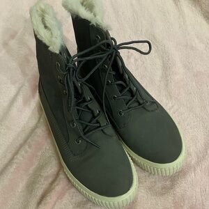 Timberland Women's grey sneaker high top